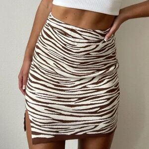 Et Clet Hibernating Zebra Skirt Women’s Small